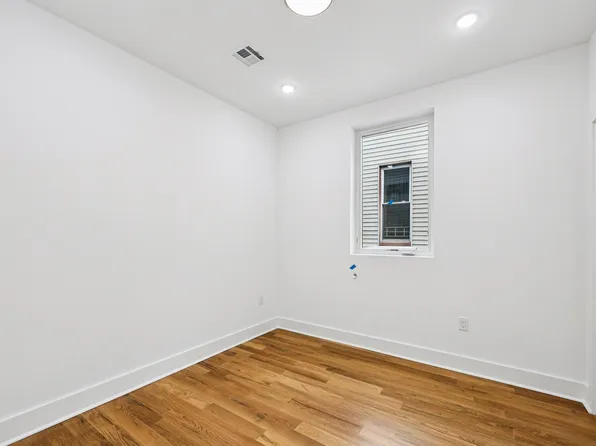 1003 Summit Avenue image 19 of 32