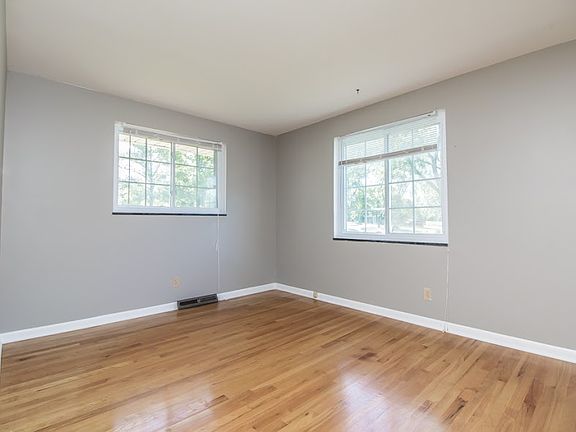 5th image of 41 Gershwin Dr