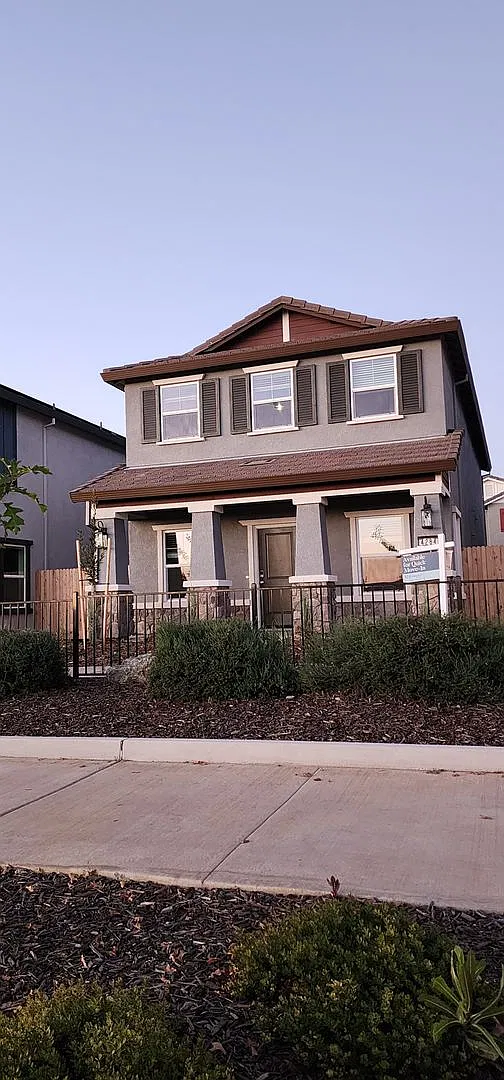 Beautifully maintained 3-bedroom, 2.5-bath, 1,856 sq ft in Folsom — Photo 4