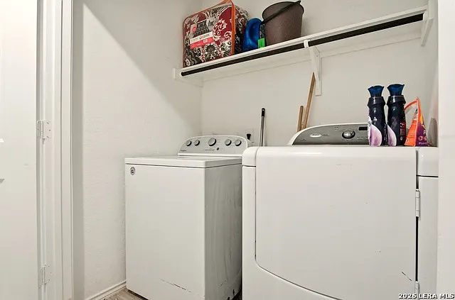 4438 Zoe Pass — Photo 11