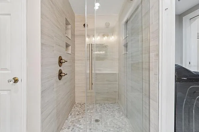 310 E Paris St — Photo 10