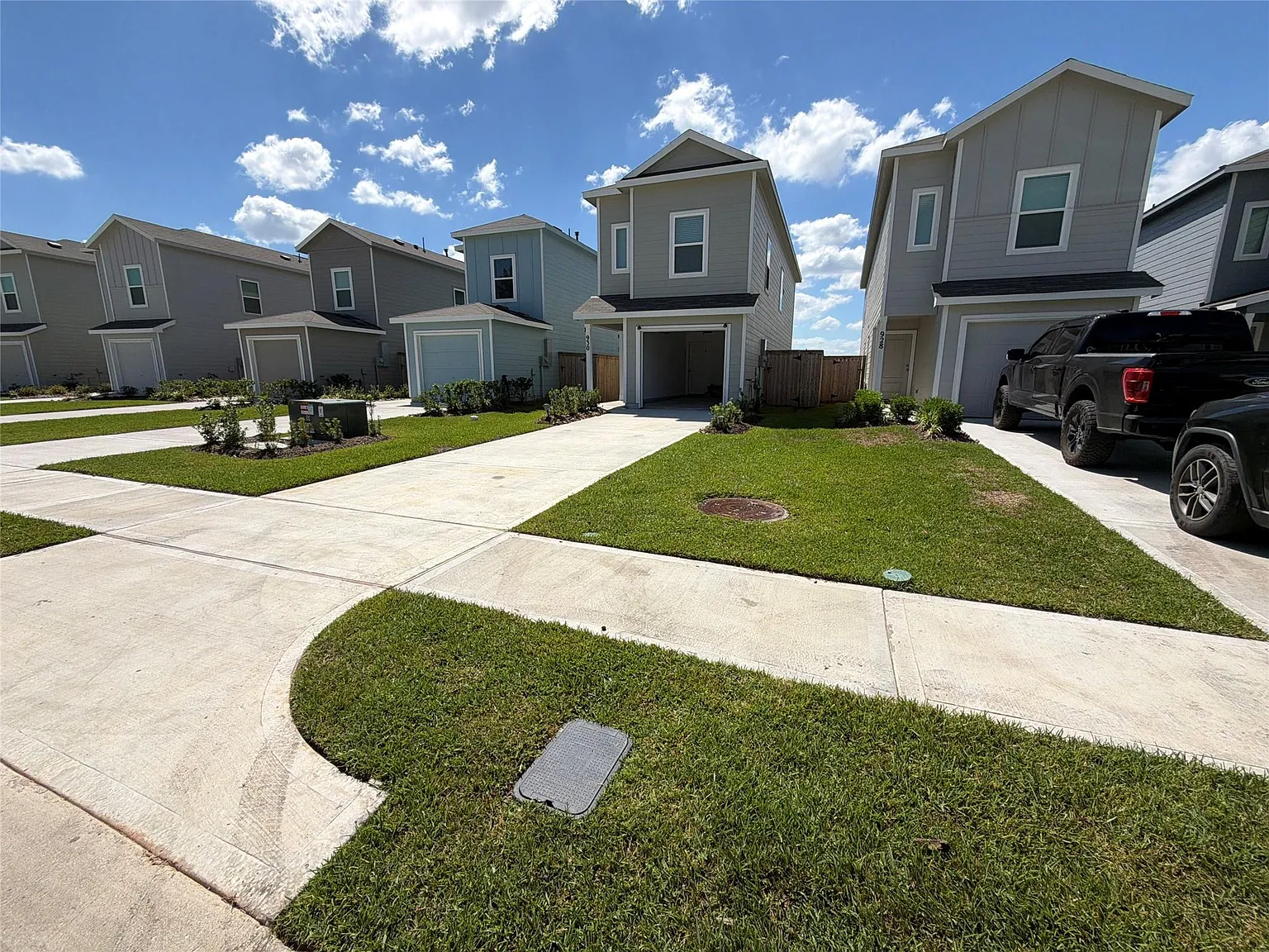 3 bed, 2.5 bath, 1294 sqft, $1,600 — Photo 2