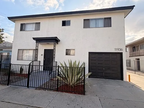 11960 Grevillea Ave #E — Photo 13