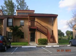 1310 Lakeview Dr E, Royal Palm Beach, FL 33411