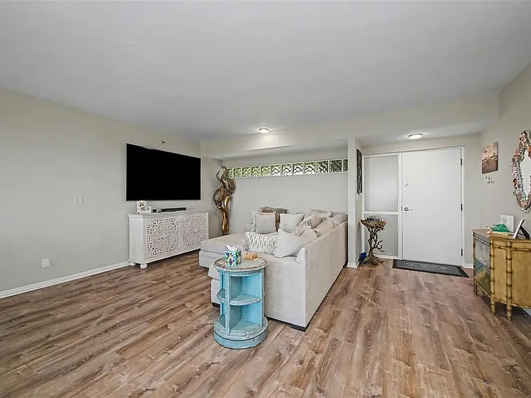 5408 Eagles Point Cir #302 — Photo 6