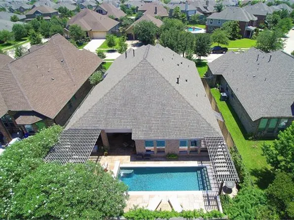18510 N Settlers Shore Dr, Cypress, TX 77433