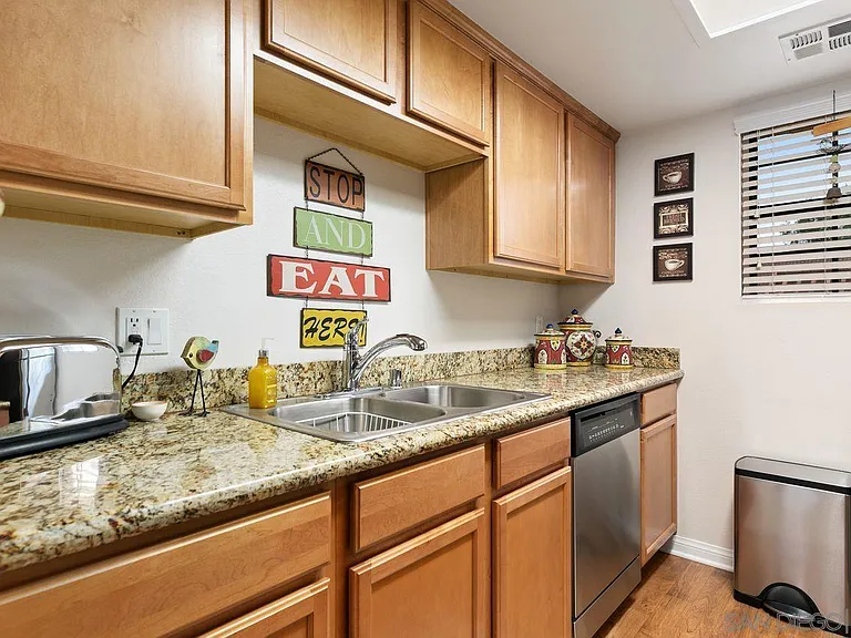 12095 Alta Carmel Ct #6 — Photo 6