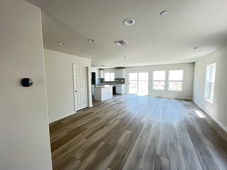 20189 Breeze Blooms Dr — Photo 34