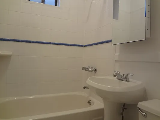 Rented by Bohemia Realty Group | media 19