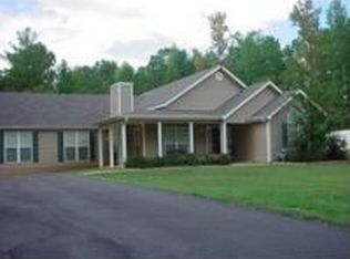 714 Old Hutchinson Mill Rd, Lagrange, GA 30240