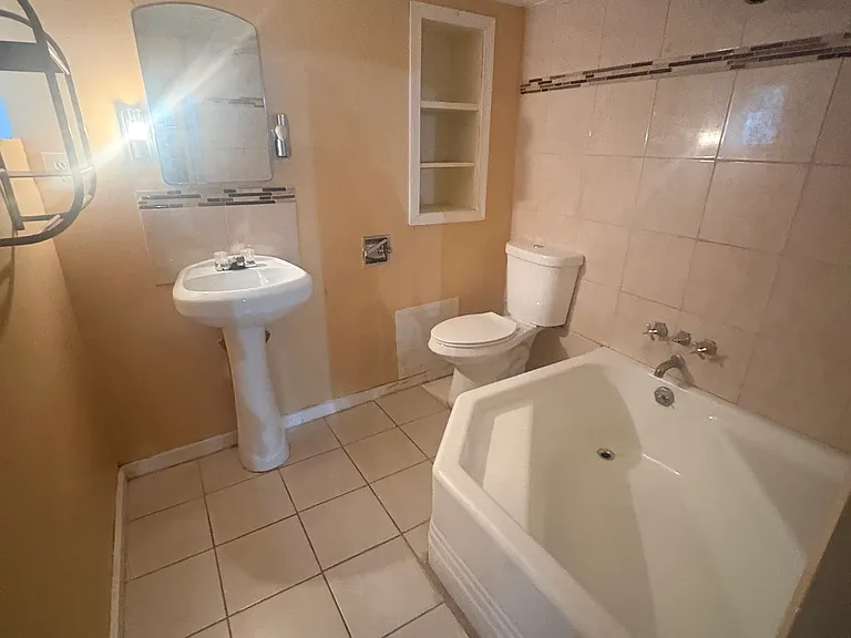 2906 Presbury St — Photo 6