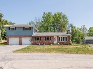 4 Thistle Ave, Glenwood, NJ 07418