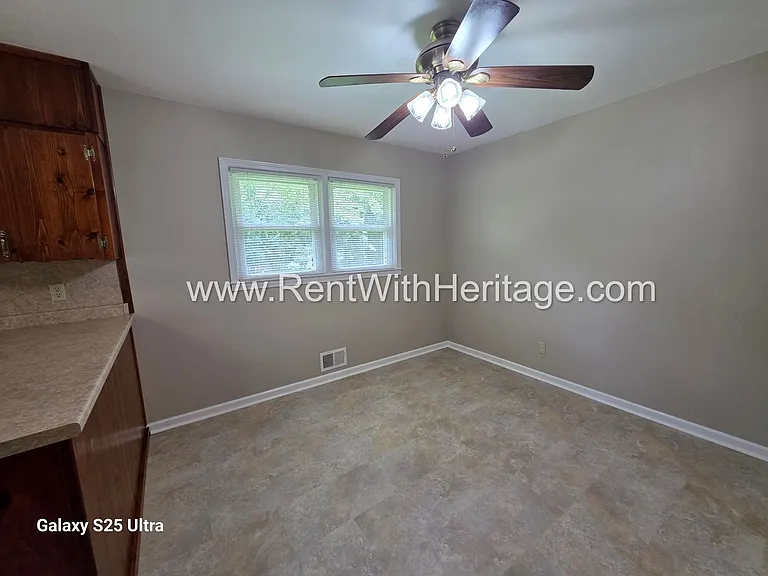 6266 Melrose St — Photo 17