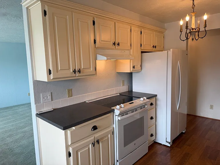 1198 55th Pl — Photo 9