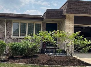 111 Green Acres Dr, Morris, IL 60450