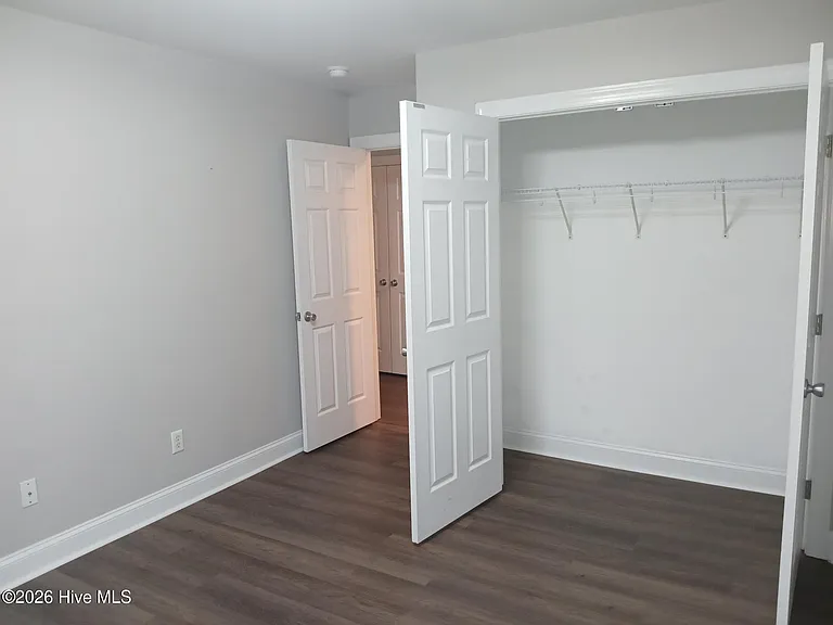 2805 Fletcher Ct — Photo 6