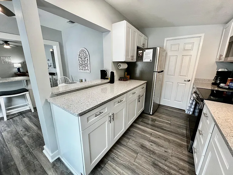 214 Alma Ct — Photo 16