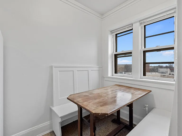 2324 W Wisconsin Ave — Photo 10