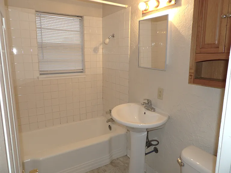 1129 NW Ozmun Ave — Photo 7