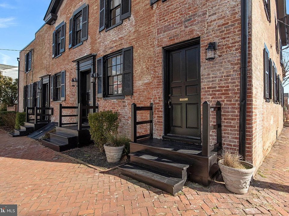 1st image of 31 College Ave