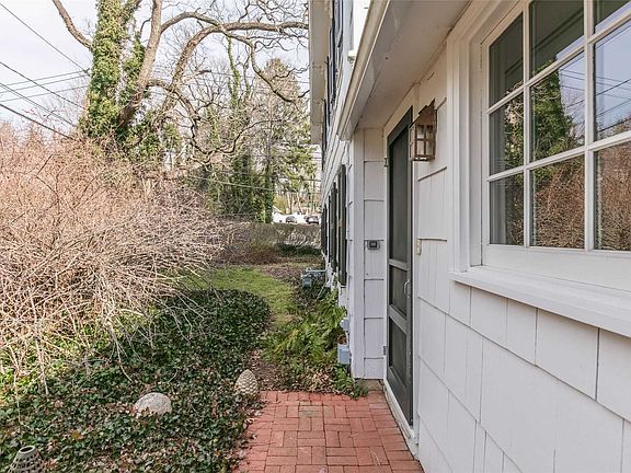 5th image of 237 Christian Ave