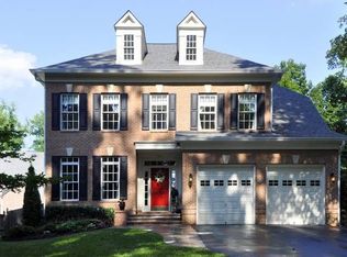 9011 Seneca Ln, Bethesda, MD 20817