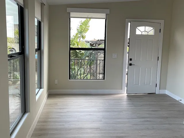 Crestwind Dr — Photo 4