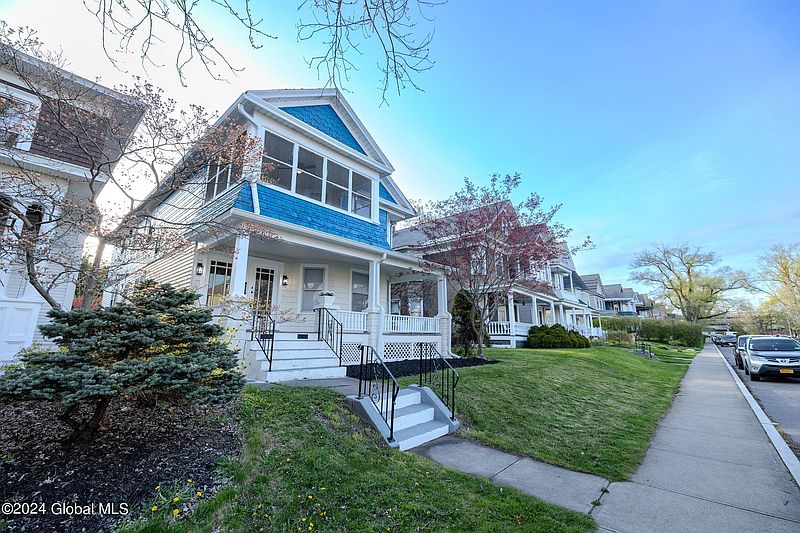 2nd image of 1327 Glenwood Boulevard