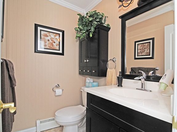 4th image of 42 Carnegie Dr