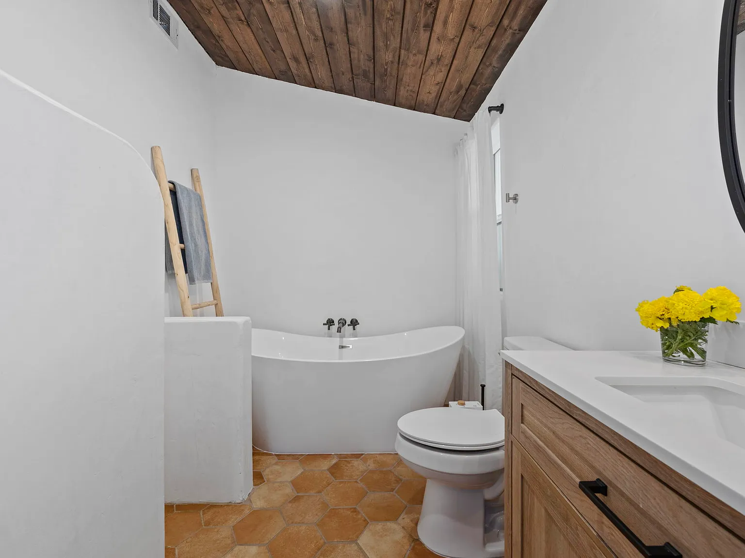 3 bed, 1431 sqft, $7,250 — Photo 3
