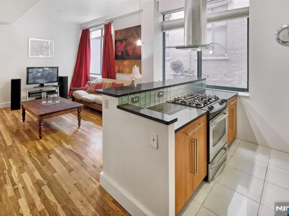 518-536 Gregory Ave #B201, Weehawken, NJ 07086