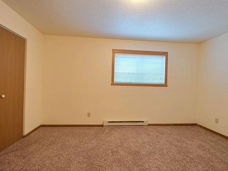 Fargo, ND Kennedy Apartments | Bedroom