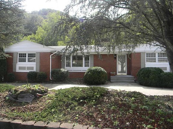 2nd image of 32 S Circle Dr