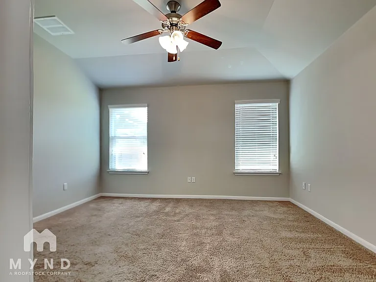 351 Langely — Photo 12
