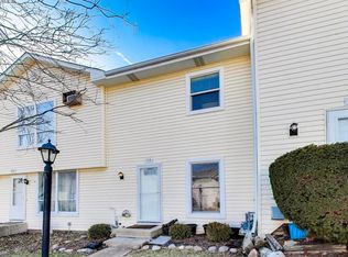 116 Raintree Ct, Aurora, IL 60504