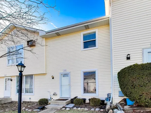 116 Raintree Ct, Aurora, IL 60504