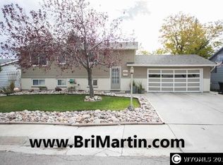 2611 Ridgecrest Dr, Casper, WY 82604