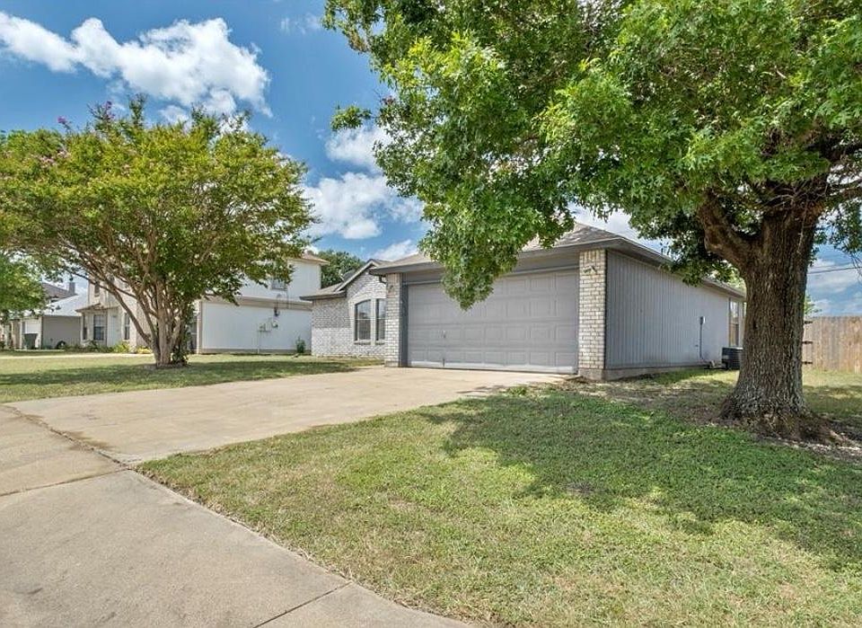 1st image of 2701 Huckleberry Dr