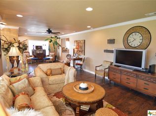 355 S Mesquite Ave, New Braunfels, TX 78130