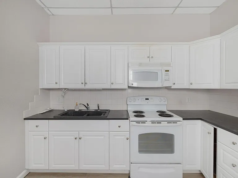 2908 Bloomingdale Rd #1 — Photo 6