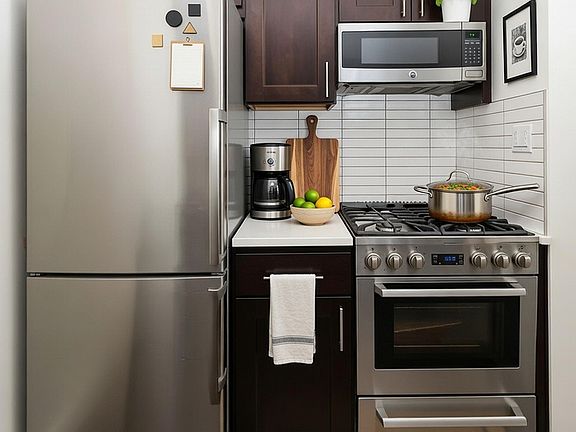 2nd image of 340 E 61st St APT 1A