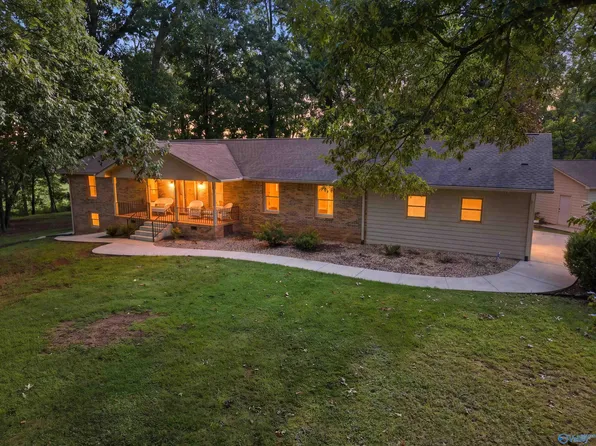 8516 Moores Mill Rd, Meridianville, AL 35759