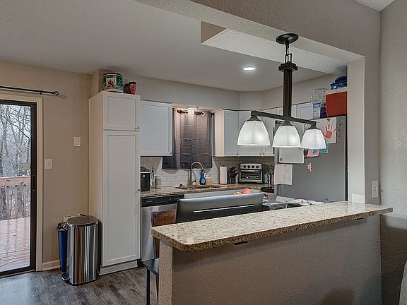 3rd image of 3705 SW McDanial Ave