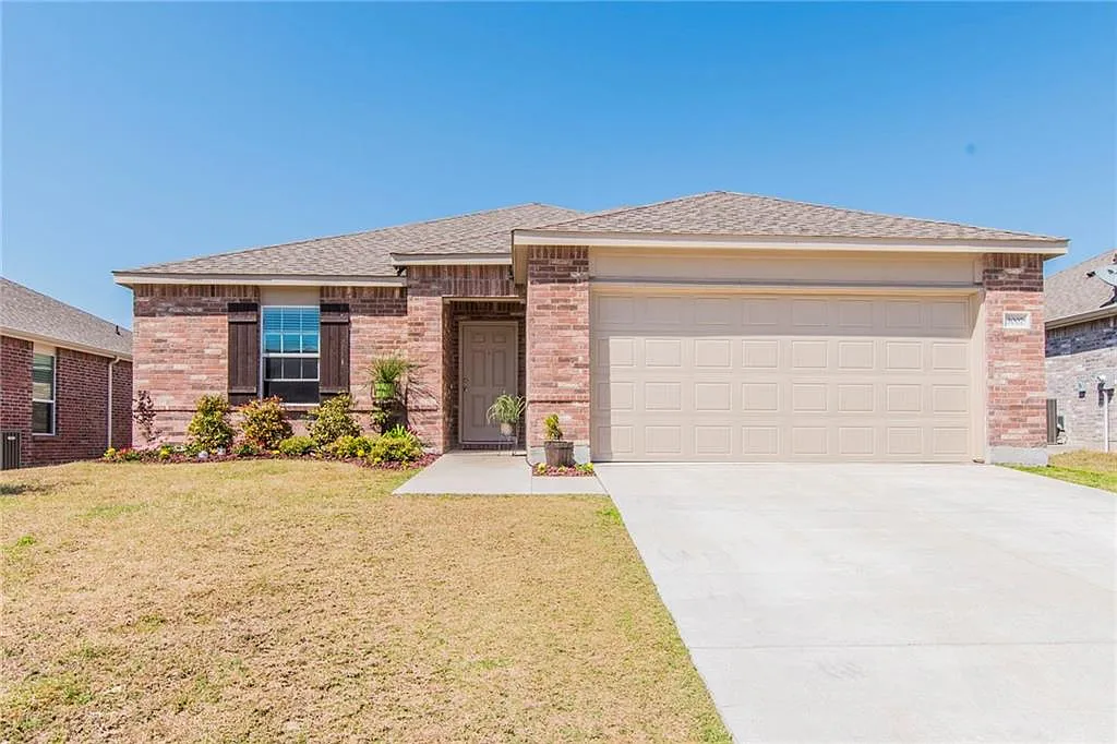 3 bed, 1948 sqft, $2,075 — Photo 1