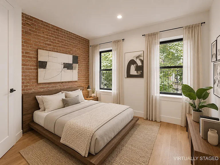 1012 Halsey St #3 — Photo 4