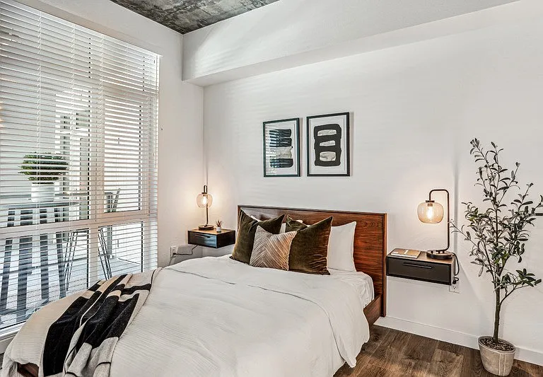 Link Apartments Four12 — Photo 9