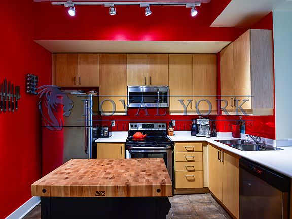 3 - Kitchen - 562 Eglinton Avenue East, Toronto, Ontario M4P 1P1 - Royal York Property Management_01302018