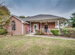 813 E Wintergreen Rd, Cedar Hill, TX 75104