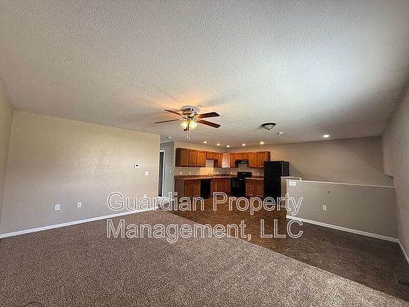4th image of 519 N Vine St