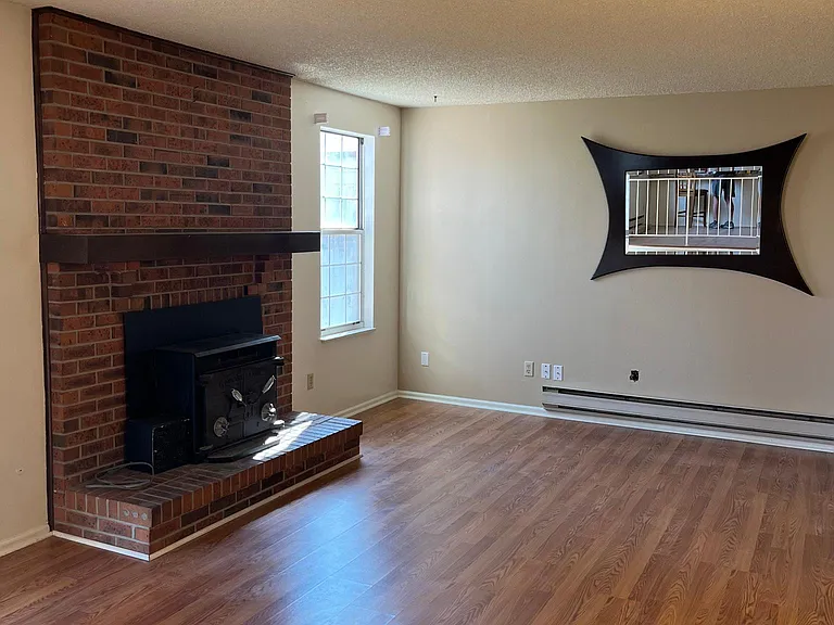 4652 S Devinney St — Photo 6